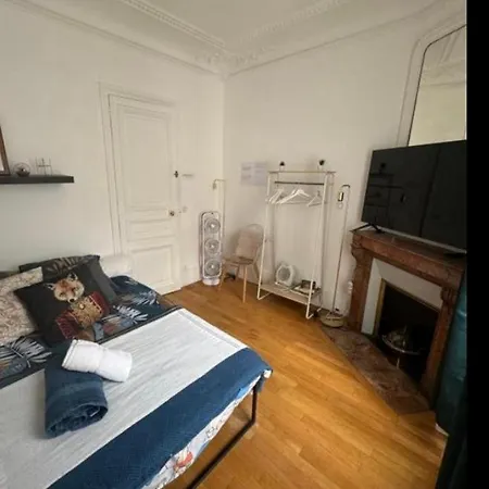 Beautiful Nearby Champs Elysees Apartment